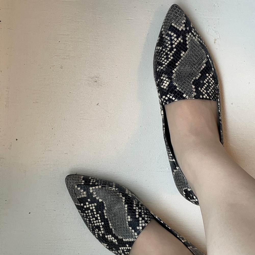 👠 Marc Fisher shoes - Snakeskin Flats - Picture 5 of 13